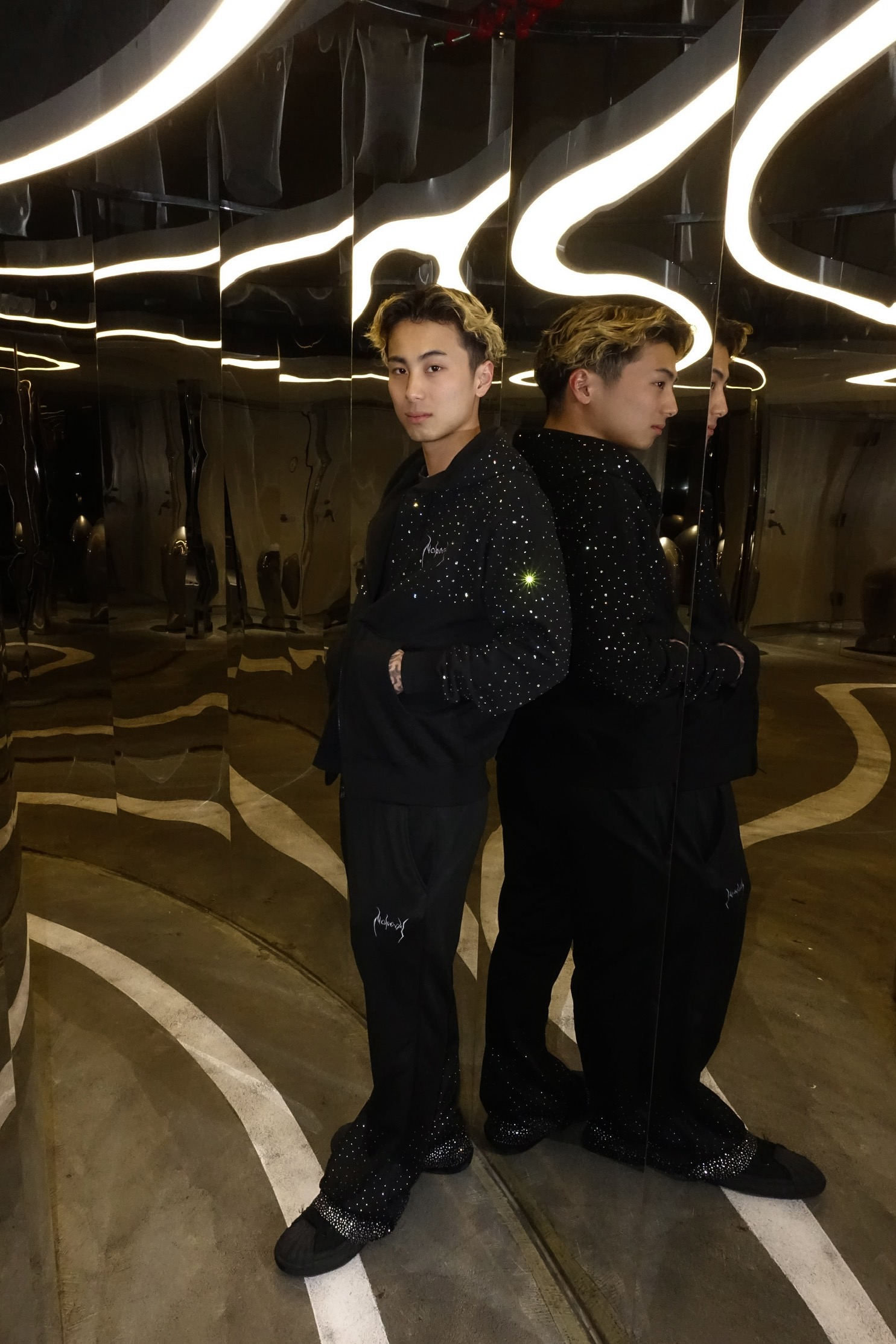 NOBODY LINE STONE ZIP UP SWEAT